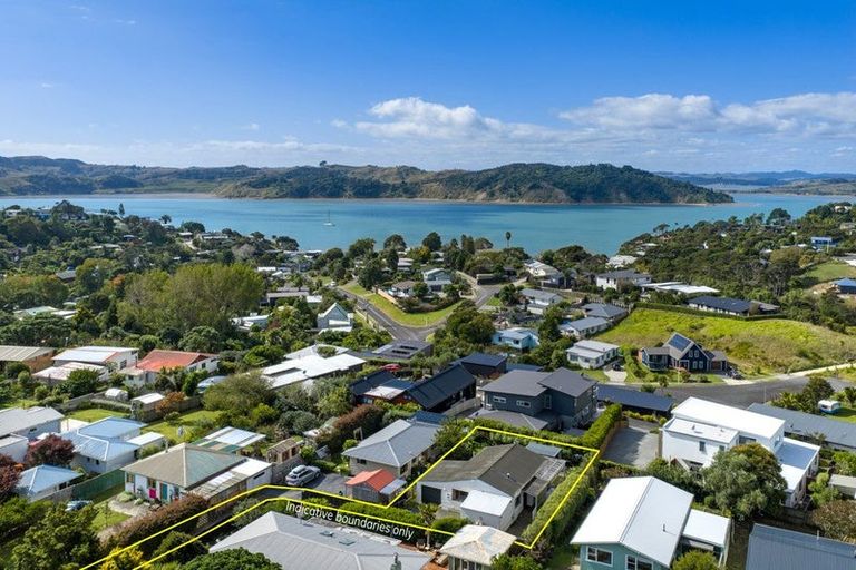 Photo of property in 21c Lorenzen Bay Road, Raglan, 3225