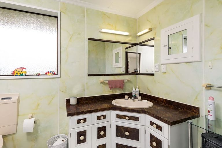 Photo of property in 23 Timaru Road, Waimate, 7924