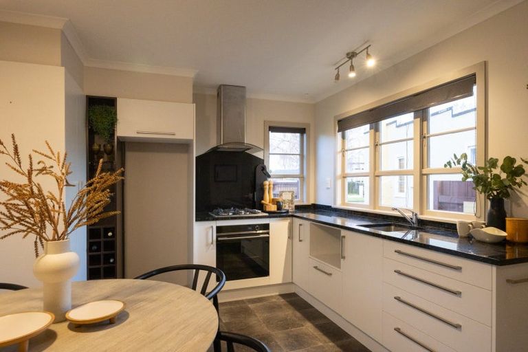 Photo of property in 25 Winston Avenue, Hokowhitu, Palmerston North, 4410