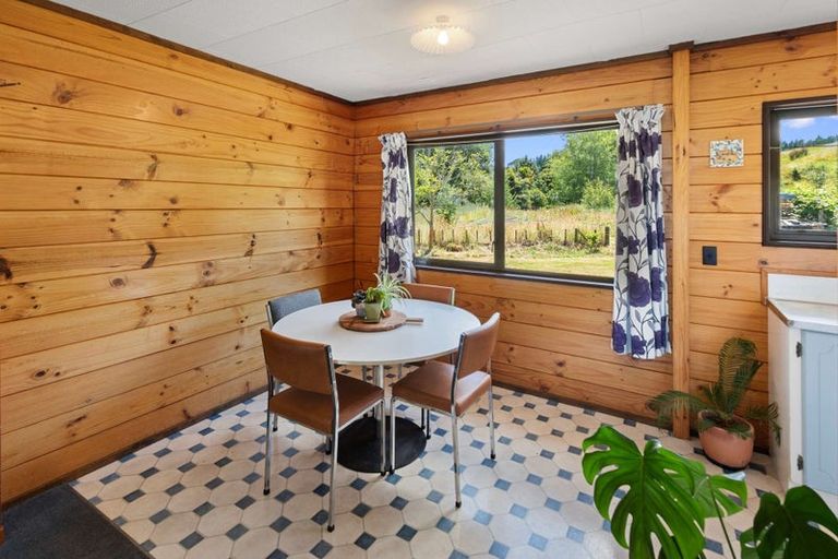Photo of property in 9 Wilson Road, Hunterville, 4730