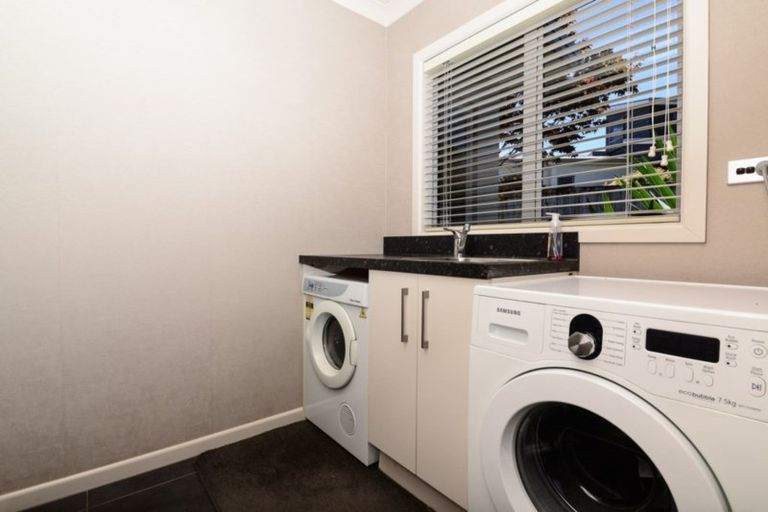 Photo of property in 62d Rototuna Road, Rototuna, Hamilton, 3210