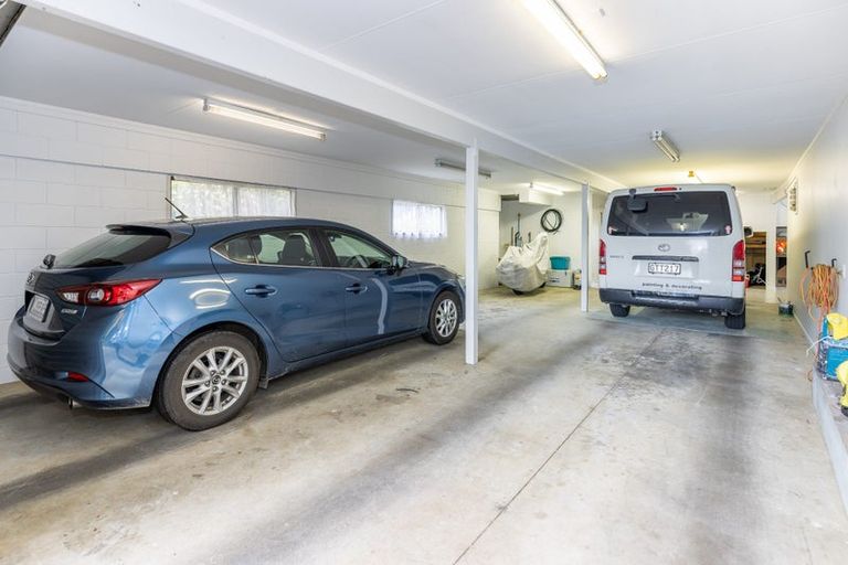 Photo of property in 27 Russleigh Drive, Dinsdale, Hamilton, 3204