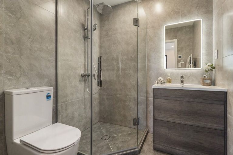 Photo of property in 2/14 Williamson Avenue, Belmont, Auckland, 0622