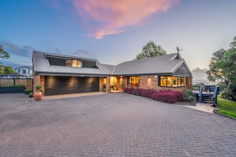 Photo of property in 238 Point View Drive, East Tamaki Heights, Auckland, 2016