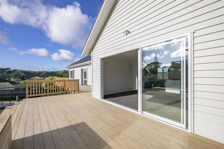 Photo of property in 11 Rauta Way, Helensville, 0800