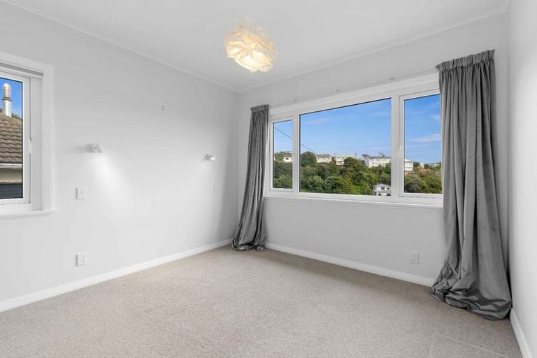 Photo of property in 14 Elphinstone Avenue, Strathmore Park, Wellington, 6022