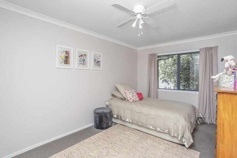 Photo of property in 8 Kiekie Road, Mangere Bridge, Auckland, 2022