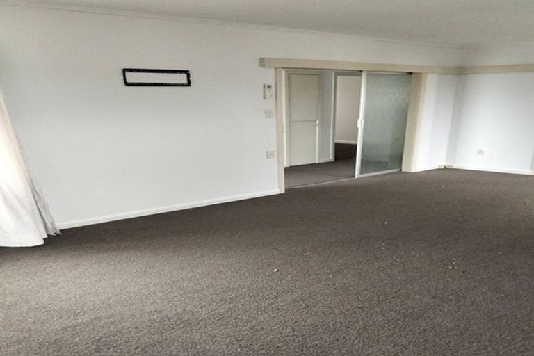 Photo of property in 1/450 Great South Road, Opaheke, Papakura, 2113