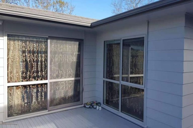 Photo of property in 13 Medina Place, Half Moon Bay, Auckland, 2012