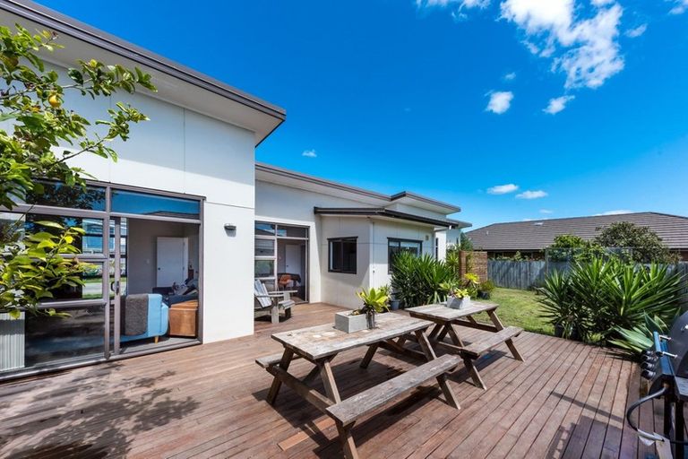 Photo of property in 48 Tamure Place, Ruakaka, 0116