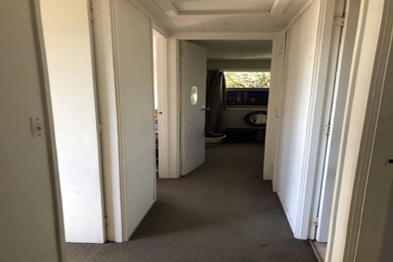 Photo of property in 110 Roberts Road, Te Atatu South, Auckland, 0610