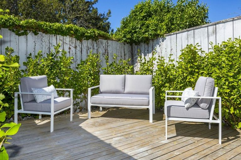 Photo of property in 2b Liverpool Street, Trentham, Upper Hutt, 5018