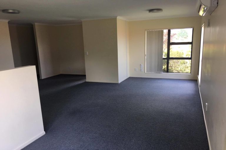 Photo of property in 14 Keri Vista Rise, Papakura, 2110
