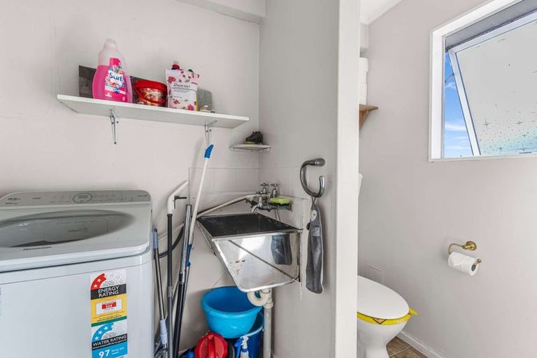 Photo of property in 19 Hollydale Grove, Churton Park, Wellington, 6037