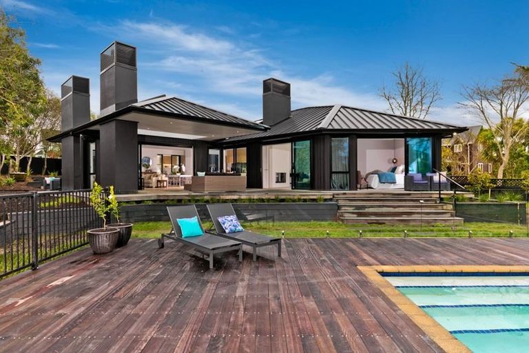 Photo of property in 67 Waipuia Place, Greenhithe, Auckland, 0632