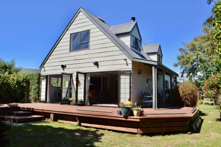 Photo of property in 11 Renata Road, Otaki, 5512