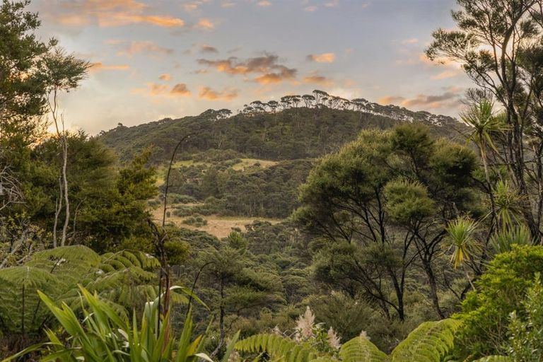 Photo of property in 1223 Old North Road, Helensville, 0875