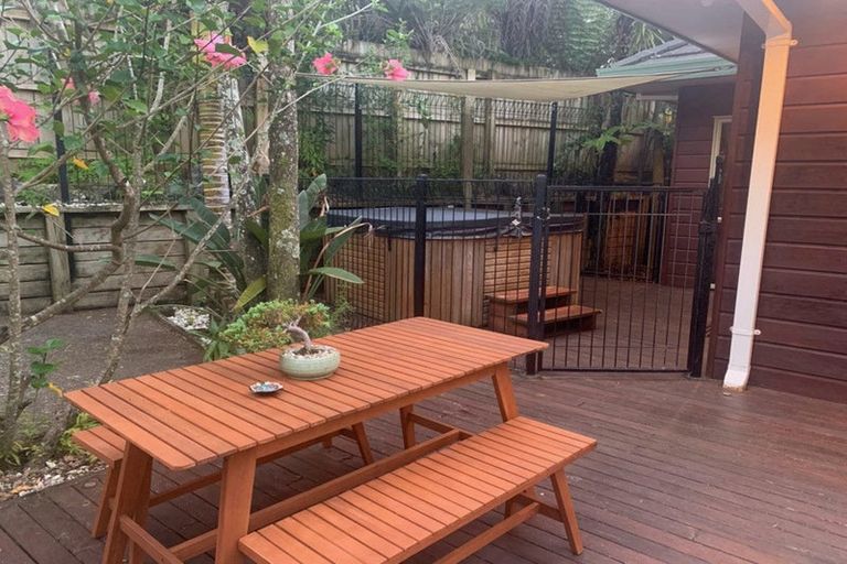 Photo of property in 279c Royal Road, Massey, Auckland, 0614