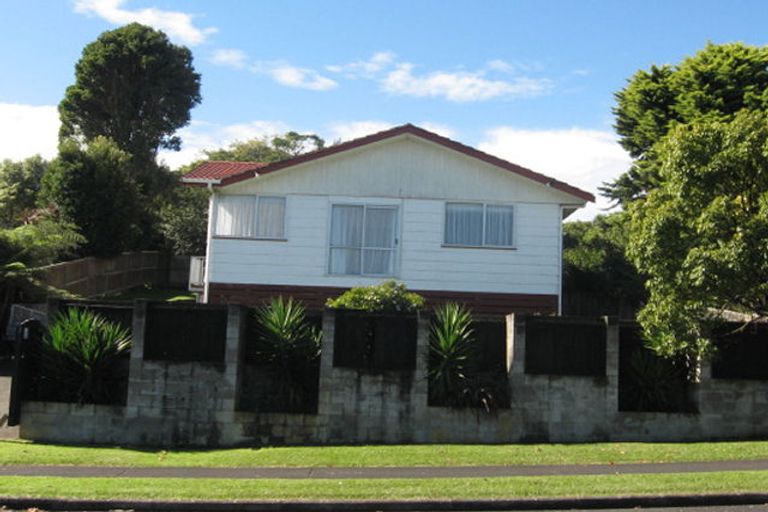 Photo of property in 15 Lewisham Street, Highland Park, Auckland, 2010
