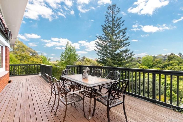 Photo of property in 23 Charles Dickens Drive, Mellons Bay, Auckland, 2014