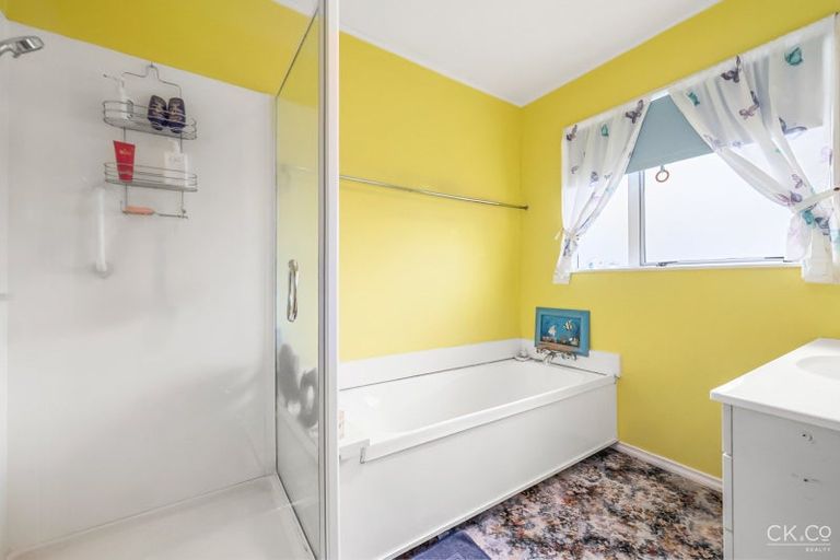 Photo of property in 146 Randwick Road, Moera, Lower Hutt, 5010