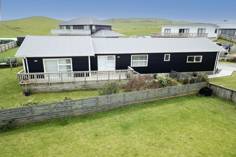 Photo of property in 3 Tua Tua Place, Baylys Beach, Dargaville, 0377