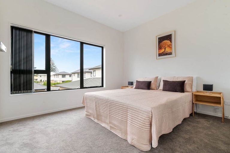 Photo of property in 5/32 Tapuwae Way, Mangere Bridge, 2022