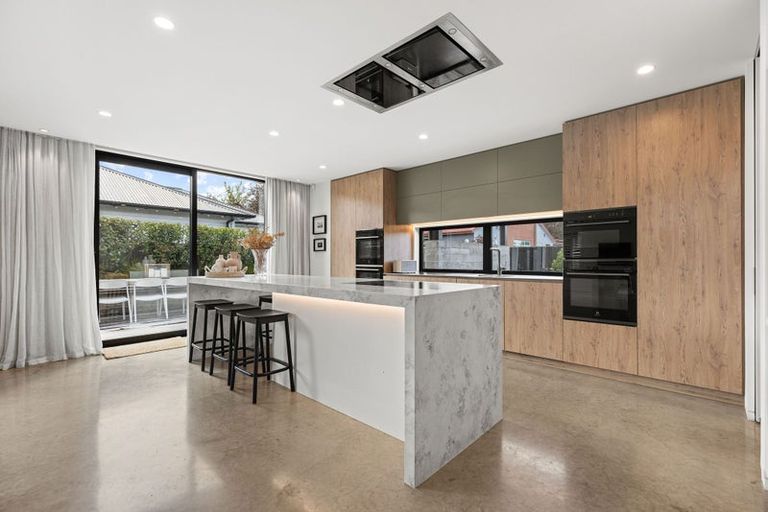 Photo of property in 114a Paparoa Street, Papanui, Christchurch, 8053