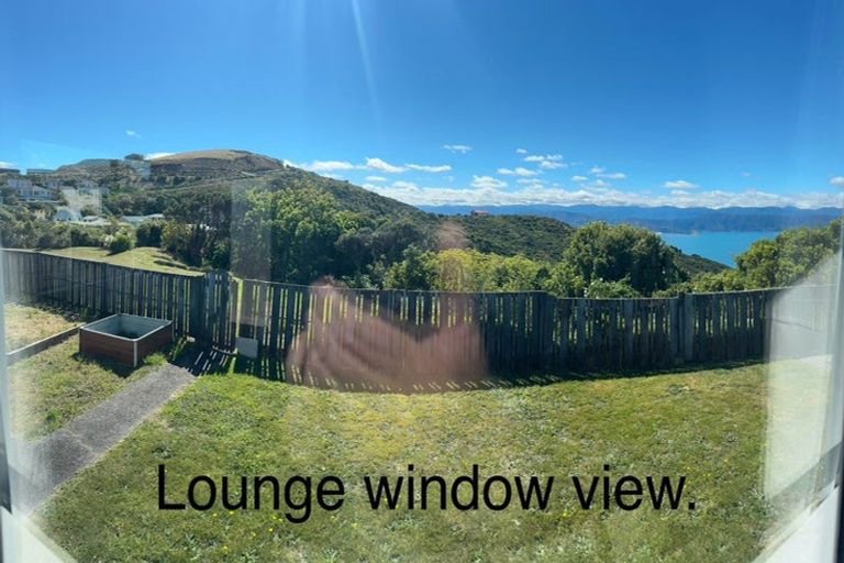 Photo of property in 14b Bayswater Place, Newlands, Wellington, 6037