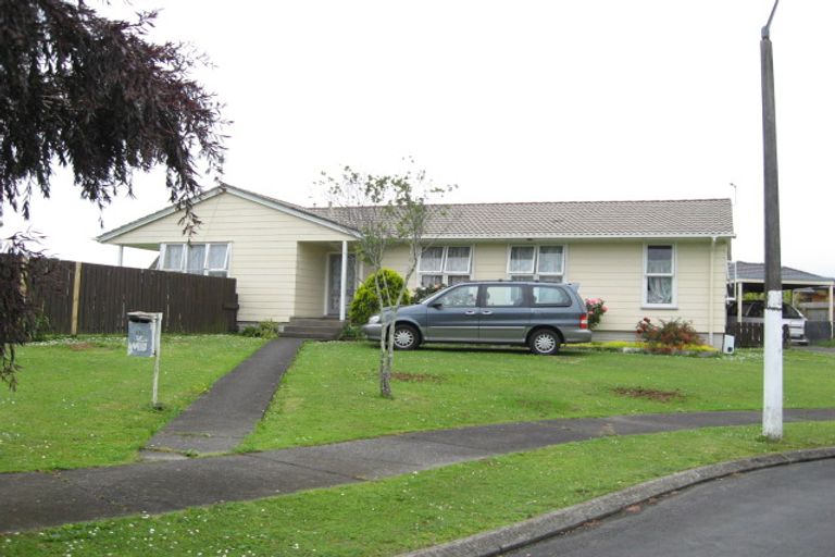 Photo of property in 16 Molesworth Place, Mangere, Auckland, 2022