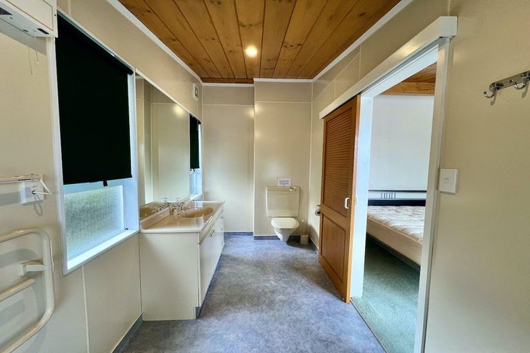 Photo of property in 6 Bernard Street, Two Mile Bay, Taupo, 3330