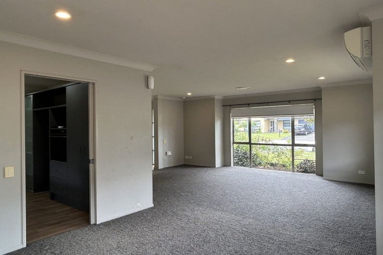 Photo of property in 8 Girvan Terrace, Wattle Downs, Auckland, 2103