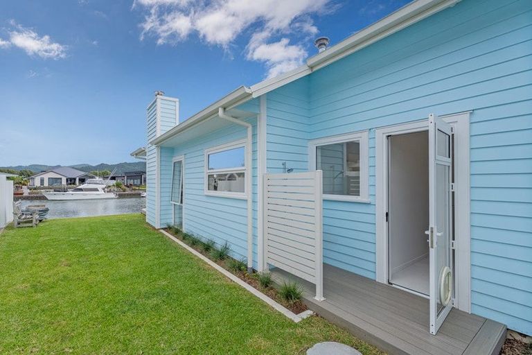 Photo of property in 17 Waitotara Way, Whitianga, 3510