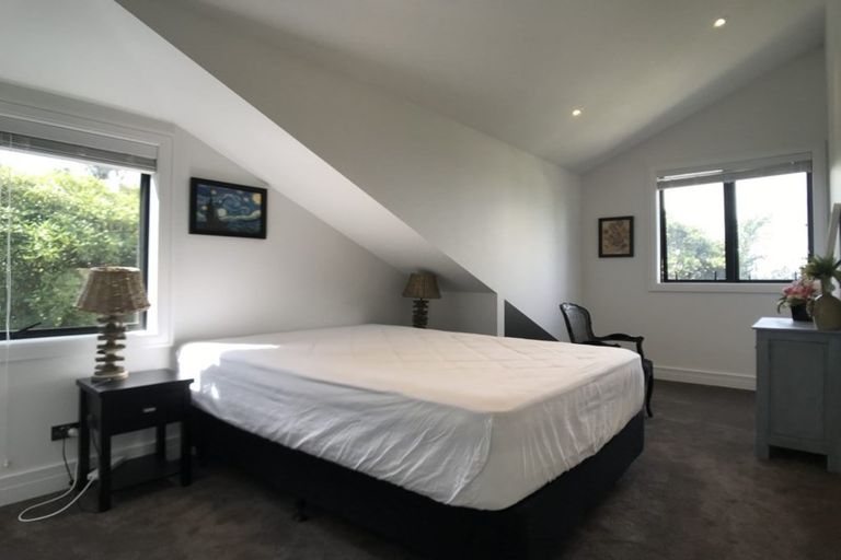 Photo of property in 2/92 Churchill Road, Murrays Bay, Auckland, 0630