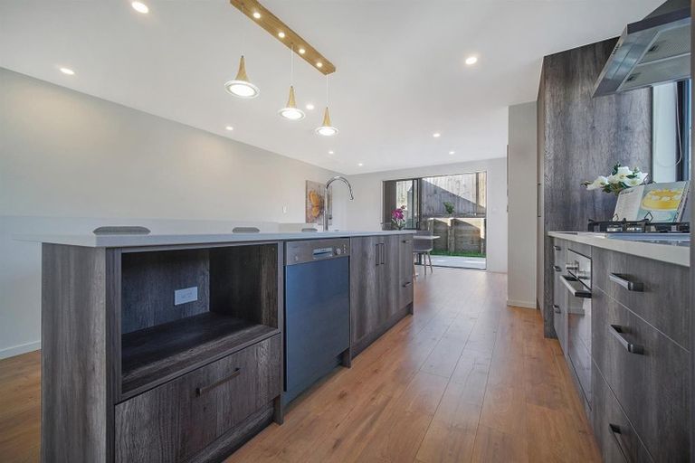 Photo of property in 22b Crestview Rise, Papakura, 2110