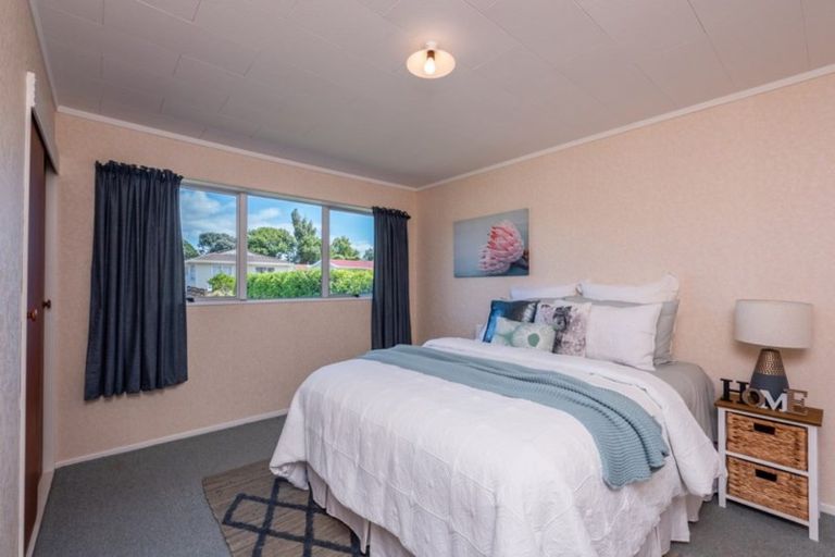 Photo of property in 17 Manawa Avenue, Raumati Beach, Paraparaumu, 5032