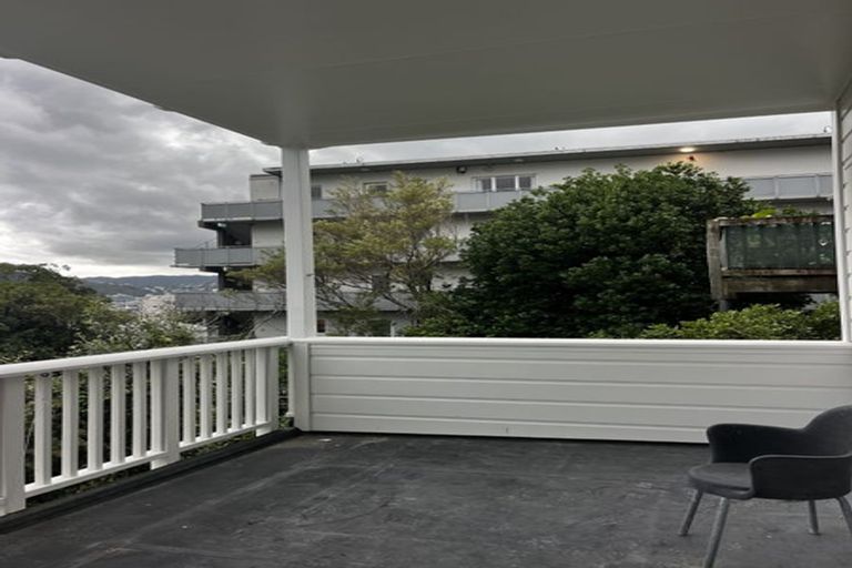 Photo of property in 16 Austin Street, Mount Victoria, Wellington, 6011