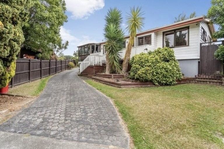 Photo of property in 3 St Annes Crescent, Wattle Downs, Auckland, 2103