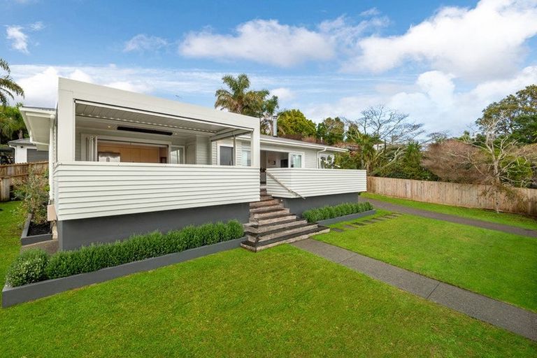 Photo of property in 6 Manuwai Road, Torbay, Auckland, 0630