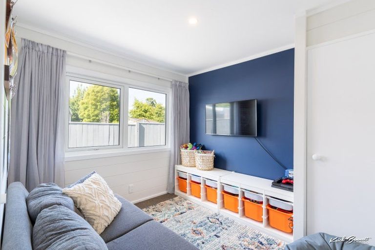 Photo of property in 19 Turon Crescent, Totara Park, Upper Hutt, 5018