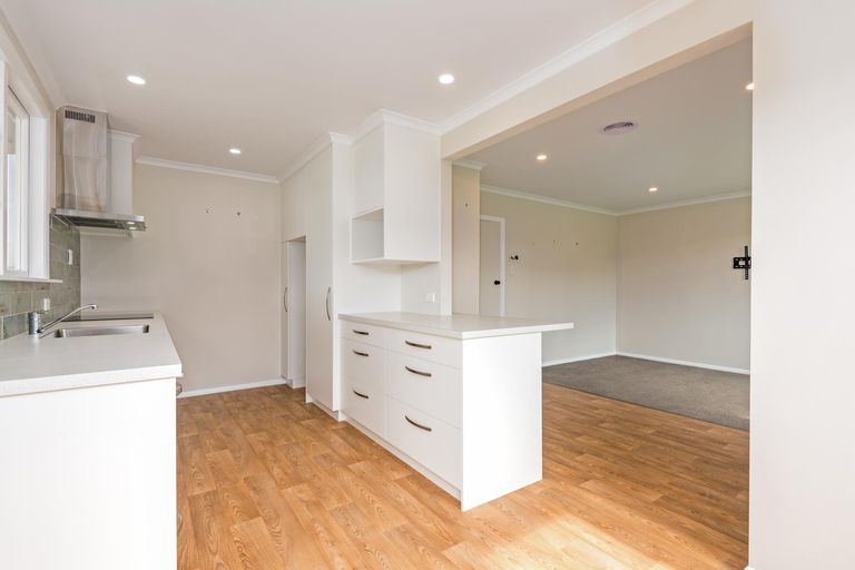 Photo of property in 1 Ingham Street, Halcombe, Feilding, 4779