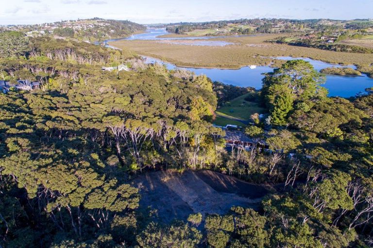 Photo of property in 12 Chenery Road, Red Beach, 0932