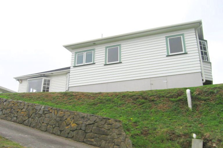 Photo of property in 8 Ngatitoa Street, Tawa, Wellington, 5028