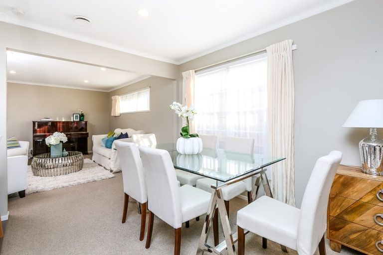 Photo of property in 37 Fratley Avenue, Farm Cove, Auckland, 2012