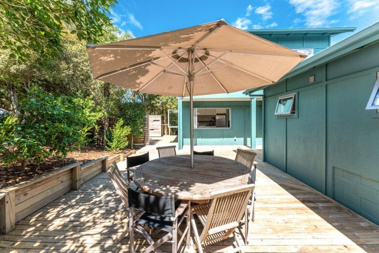 Photo of property in 12 Makora Avenue, Oneroa, Waiheke Island, 1081