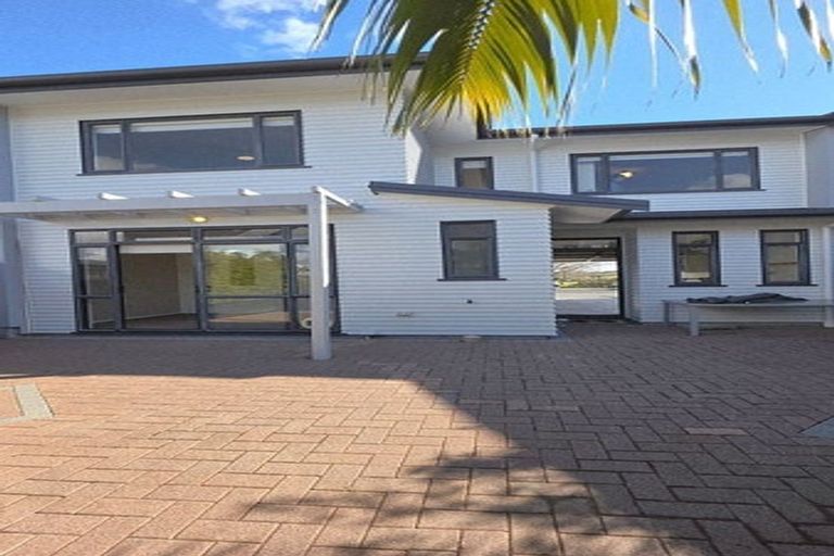 Photo of property in 11/2 Armoy Drive, East Tamaki, Auckland, 2016
