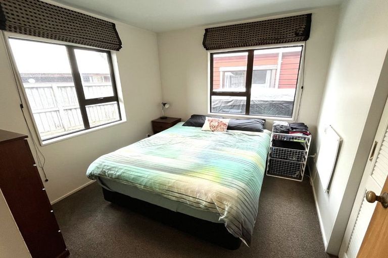 Photo of property in 2/64 Kaikoura Street, Maupuia, Wellington, 6022