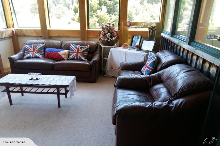 Photo of property in 90 Tawhai Street, Stokes Valley, Lower Hutt, 5019