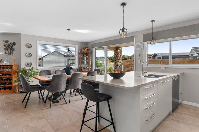 Photo of property in 2 Park Crescent, Mangawhai Heads, Mangawhai, 0505