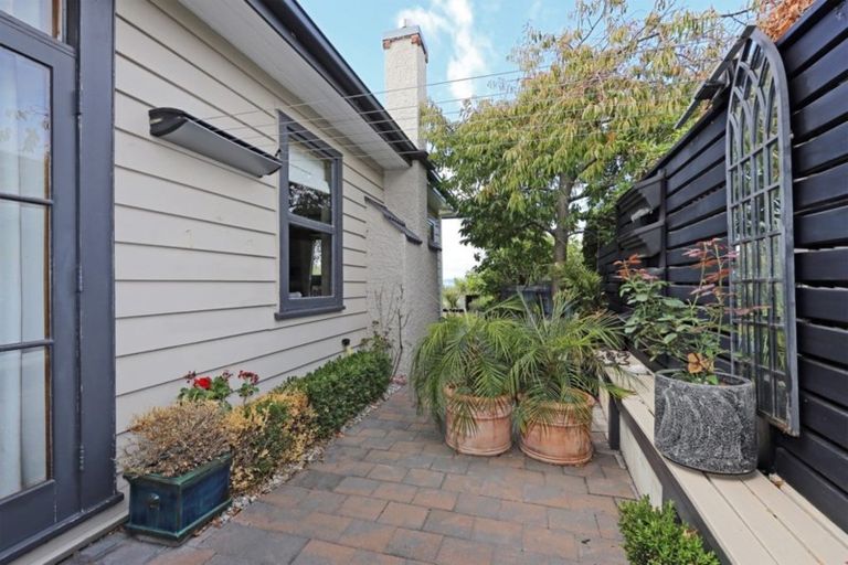 Photo of property in 10 Harvey Road, Bluff Hill, Napier, 4110